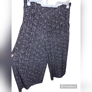 Simply Styled Black White & Purple Printed Cropped Pants Sz XL